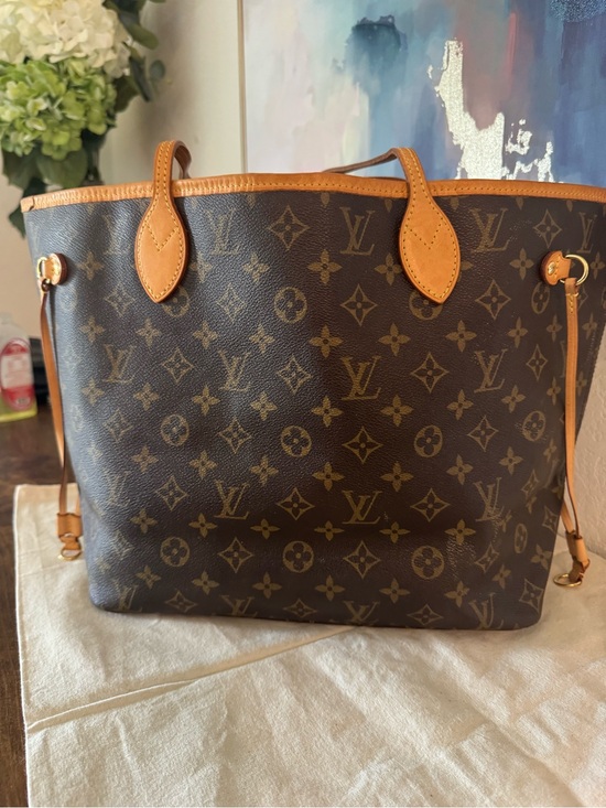 Louis Vuitton Handbags - Authentic Louis Vuitton Monogram Canvas Neverfull MM